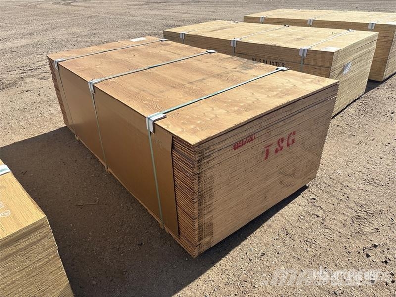  Quantity of (50) 5/8" 4x8 Douglas Fir Tongue & Gro Andre komponenter