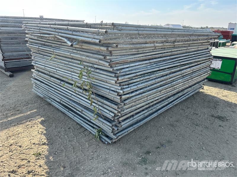  Quantity of (50) 8ft x 10ft Chain Link Galvanized  Lauksaimniecība- Citi