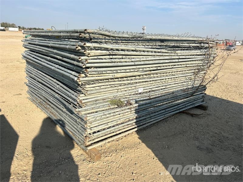 Quantity of (50) 8ft x 10ft Chain Link Galvanized  Lauksaimniecība- Citi