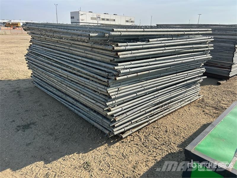  Quantity of (50) 8ft x 10ft Chain Link Galvanized  Lauksaimniecība- Citi