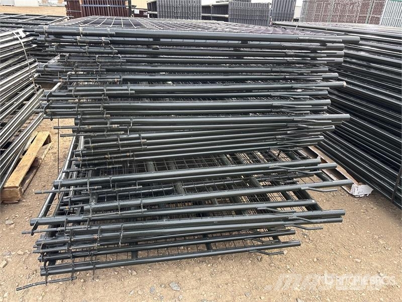  Quantity of (54)  BYT MSPP07 7 ft x 4 ft 3 in Mesh ماكينات وملحقات مواش أخرى