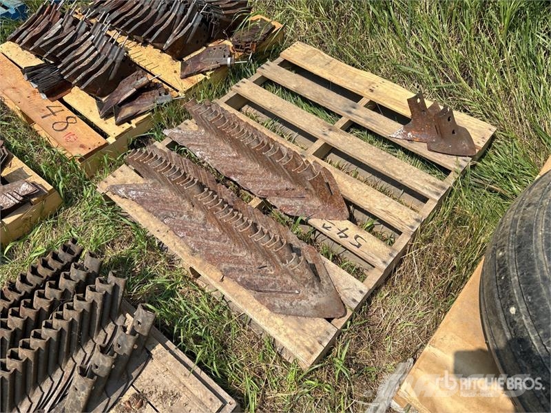  Quantity of (55) Knock On Cultivator Sweeps Další