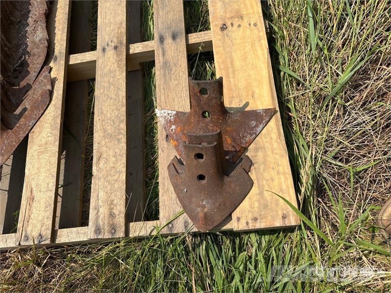  Quantity of (55) Knock On Cultivator Sweeps Další