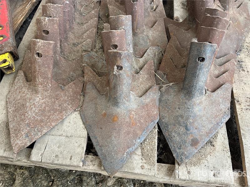  Quantity of (56) Cultivator Knock On Sweeps Muut maatalouskoneet
