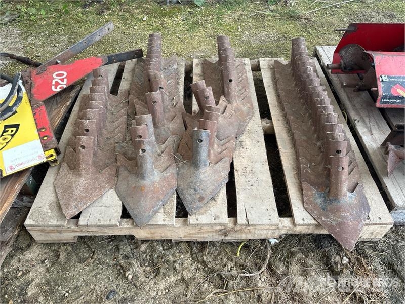  Quantity of (56) Cultivator Knock On Sweeps Muut maatalouskoneet