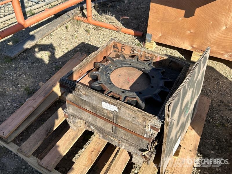 Quantity of (6) 1-38320-1110 Morooka MST300 Drive Other components