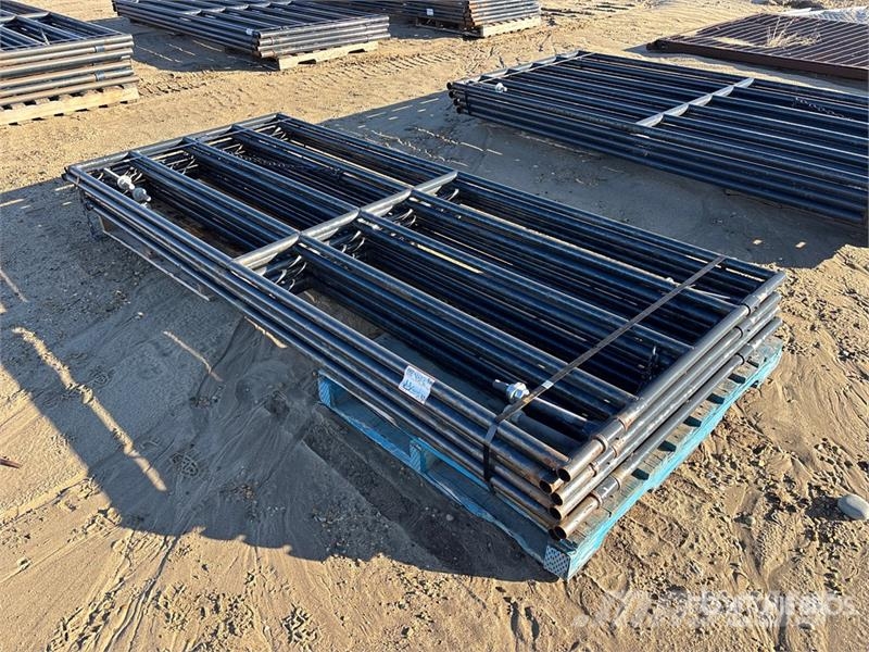Quantity of (6) 10 ft x 4 ft Steel Livestock Gate Autres matériels d'élevage