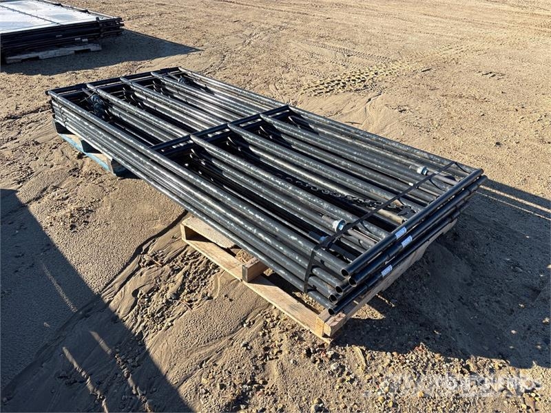 Quantity of (6) 10 ft x 4 ft Steel Livestock Gate Autres matériels d'élevage