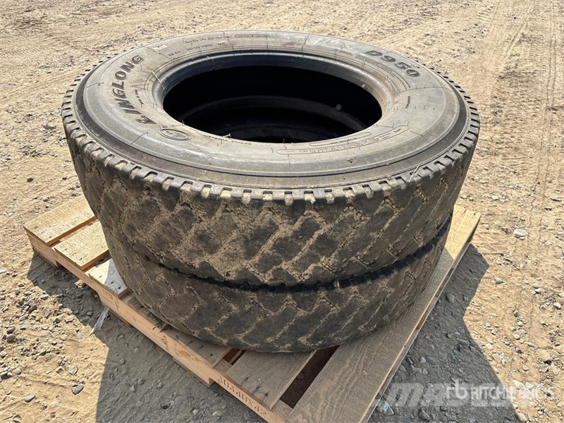 Quantity of (6) 11R24.5 Tires Opony, koła i felgi