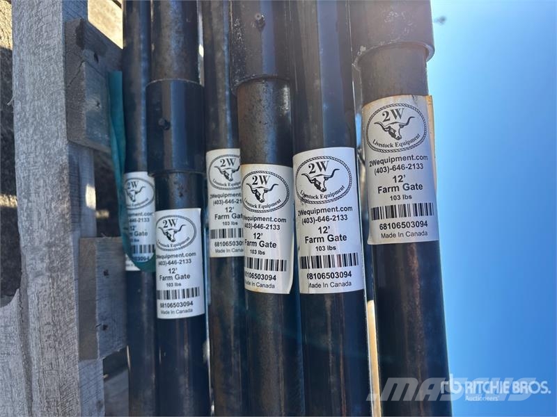 Quantity of (6) 12 ft x 4 ft Steel Livestock Gate Autres matériels d'élevage
