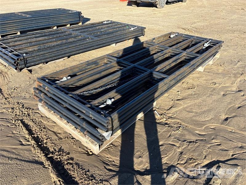 Quantity of (6) 12 ft x 4 ft Steel Livestock Gate Autres matériels d'élevage
