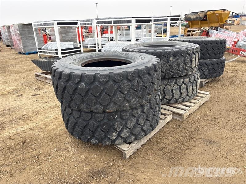  Quantity of (6) 17.5R25 Tires الإطارات والعجلات والحافات