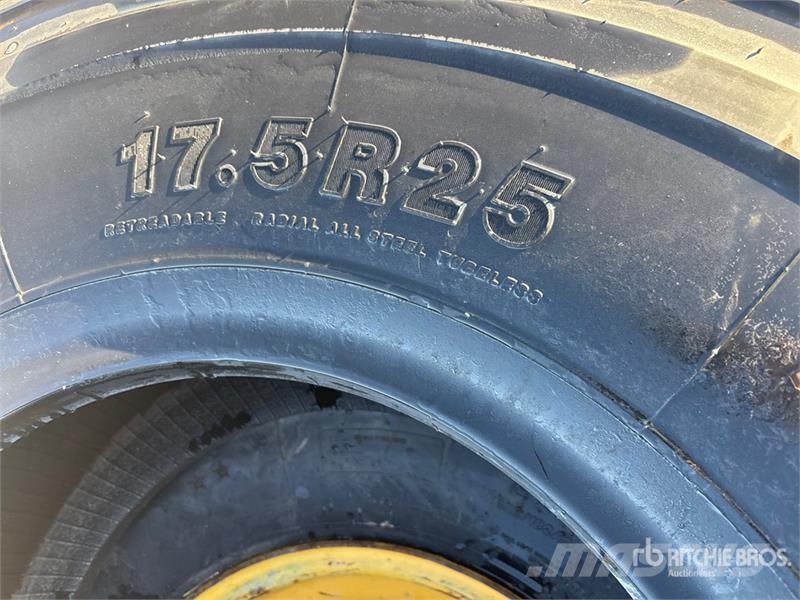 Quantity of (6) 17.5R25 Tires Gume, točkovi i felne