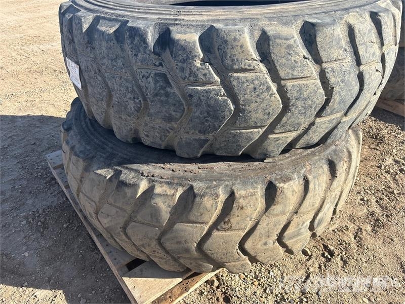 Quantity of (6) 17.5R25 Tires Gume, točkovi i felne