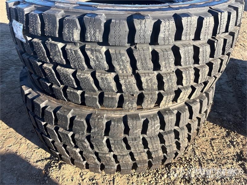 Quantity of (6) 17.5R25 Tires Gume, točkovi i felne