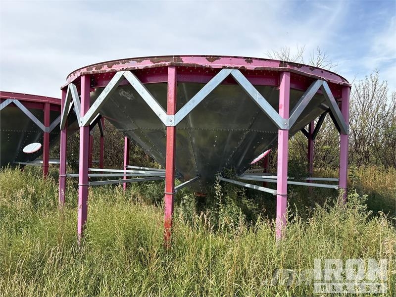  Quantity of (6) 19 Ft Grain Hopper Bottom Trichter und Silos