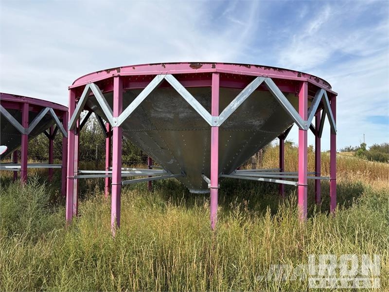  Quantity of (6) 19 Ft Grain Hopper Bottom Trichter und Silos