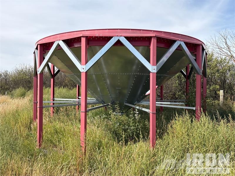  Quantity of (6) 19 Ft Grain Hopper Bottom Trichter und Silos