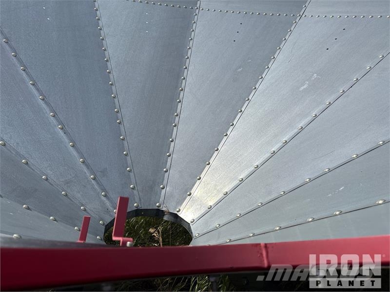  Quantity of (6) 19 Ft Grain Hopper Bottom Trichter und Silos