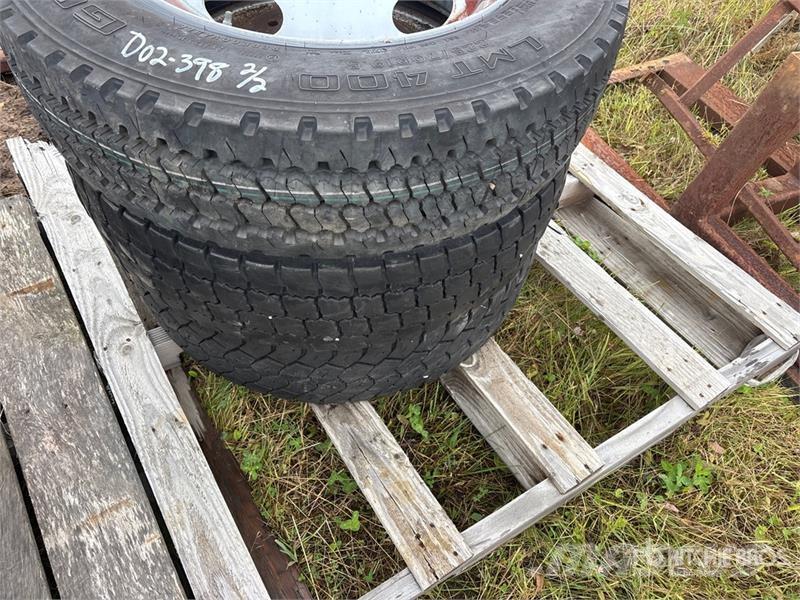 Quantity of (6) 225/70R19.5 Miscellaneous Tires Tyres, wheels and rims