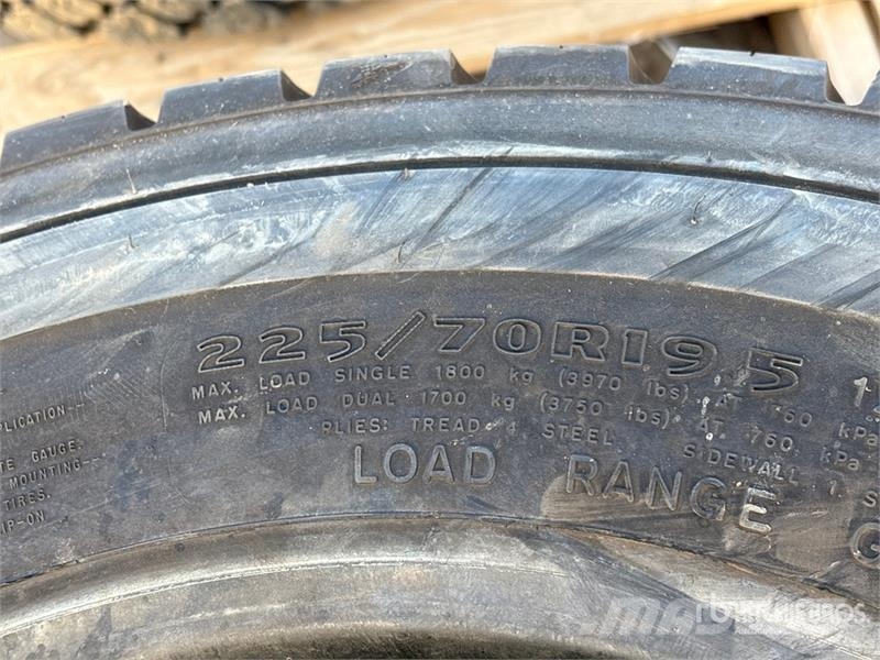  Quantity of (6) 225/70R19.5 Tires (Unused) Gume, kotači i naplatci