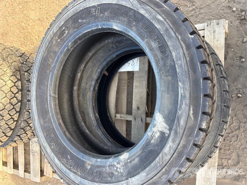  Quantity of (6) 225/70R19.5 Tires (Unused) Gume, kotači i naplatci