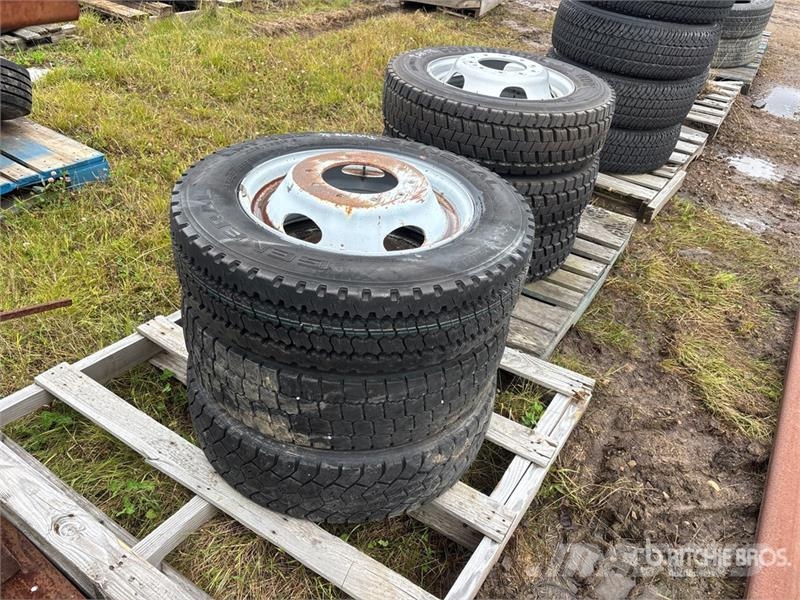 Quantity of (6) 225/70R19.5 Miscellaneous Tires Tyres, wheels and rims