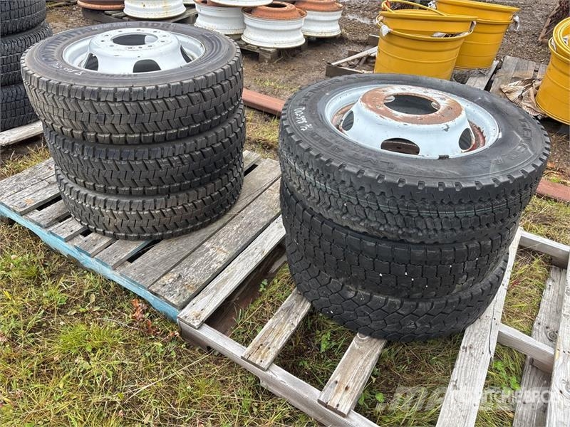 Quantity of (6) 225/70R19.5 Miscellaneous Tires Tyres, wheels and rims