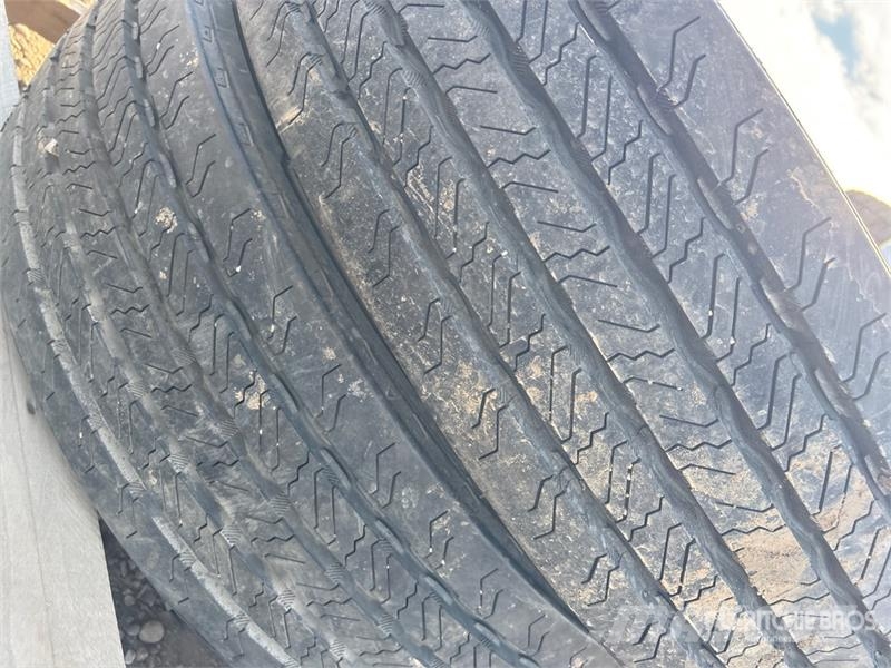 Quantity of (6) 225/70R19.5 Tires (Unused) Gume, kolesa in platišča