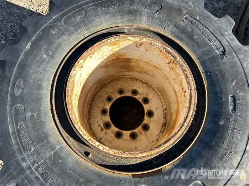 Quantity of (6) 48x31.00-20 Floatation Rims & Tire Gume, točkovi i felne