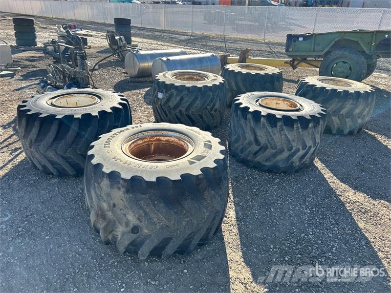 Quantity of (6) 48x31.00-20 Floatation Rims & Tire Gume, točkovi i felne