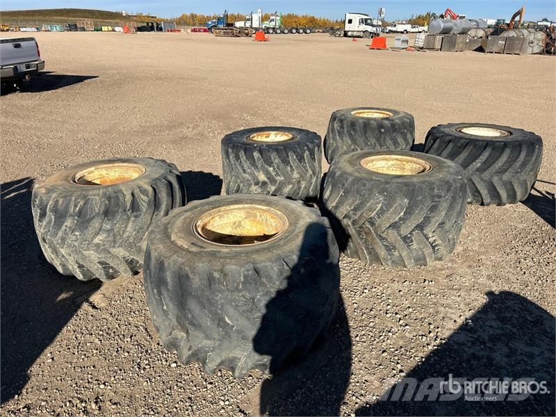 Quantity of (6) 48x31.00-20 Floatation Rims & Tire Gume, točkovi i felne