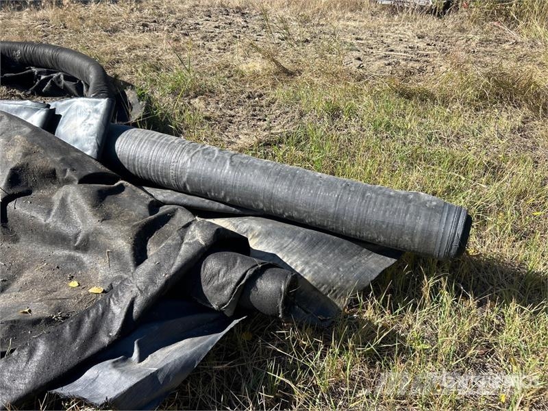 Quantity of (6) 4ft - 7ft Rolls of Landscape Weed Andre komponenter