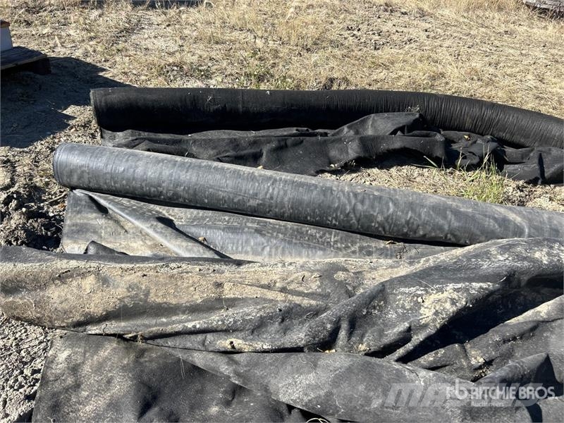 Quantity of (6) 4ft - 7ft Rolls of Landscape Weed Andre komponenter