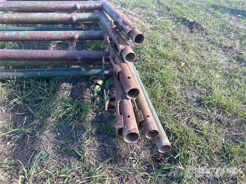 Quantity of (6) 5 Ft Livestock Panel Оборудование для животноводческих ферм
