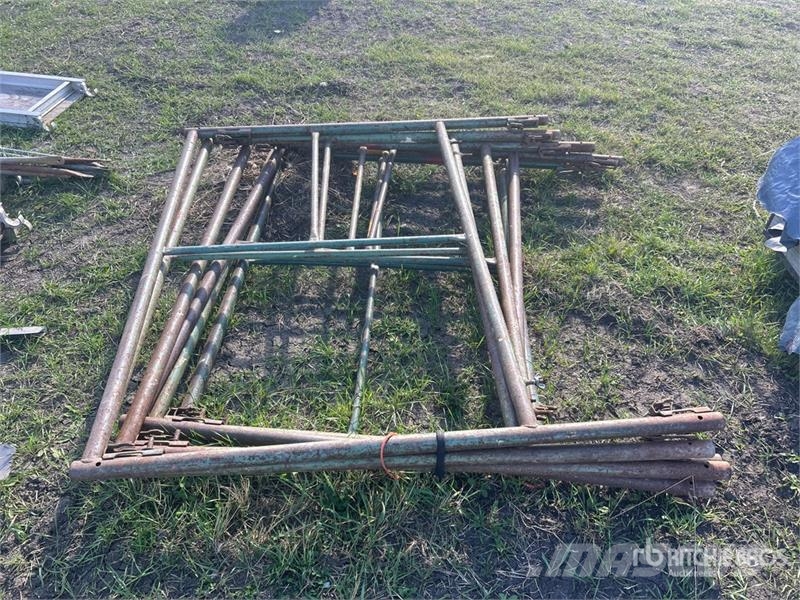 Quantity of (6) 5 Ft Livestock Panel Оборудование для животноводческих ферм