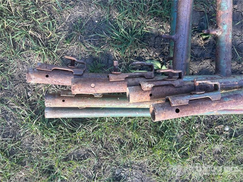 Quantity of (6) 5 Ft Livestock Panel Оборудование для животноводческих ферм