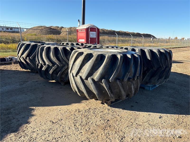 Quantity of (6) 66/43.00x25 Tires - Fits Floater B Gume, točkovi i felne