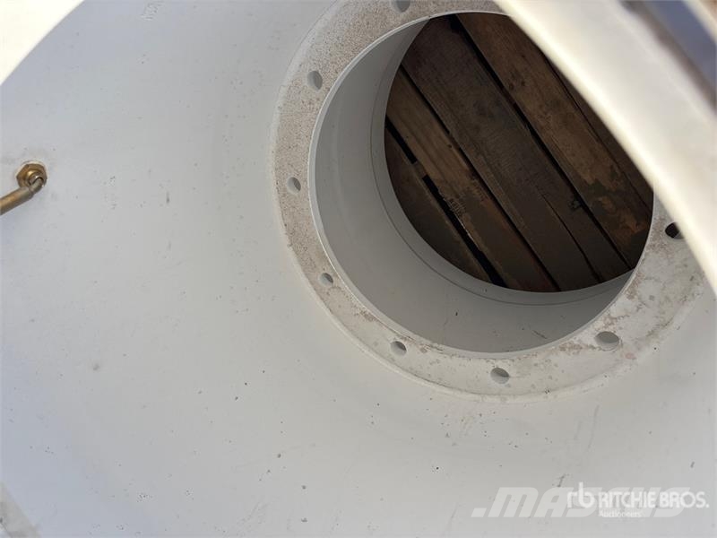 Quantity of (6) 66/43.00x25 Tires - Fits Floater B Gume, točkovi i felne