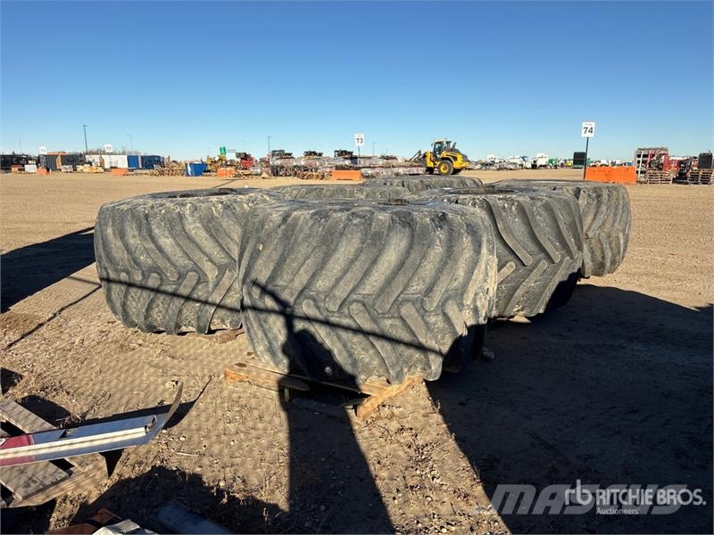 Quantity of (6) 66/43.00x25 Tires - Fits Floater B Gume, točkovi i felne