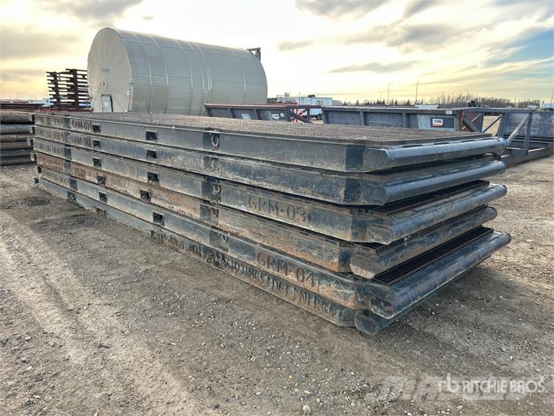 Quantity of (6) 7 ft x 20 ft Steel Rig Mats Accessoires et pièces pour foreuse