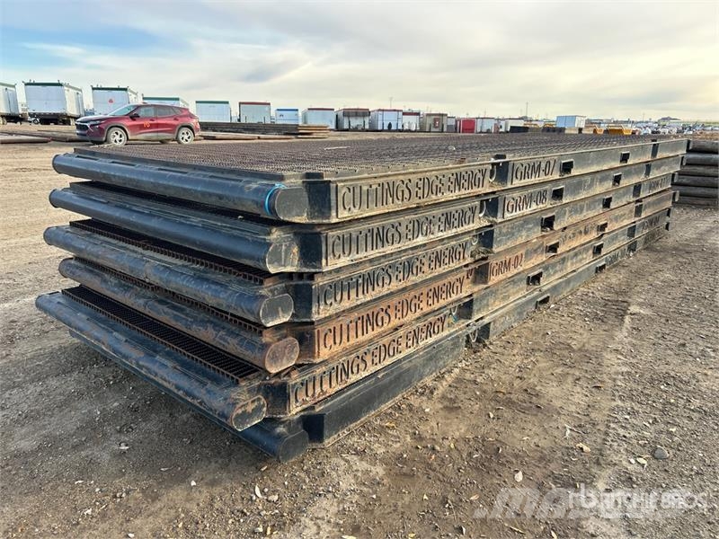Quantity of (6) 7 ft x 20 ft Steel Rig Mats Accessoires et pièces pour foreuse