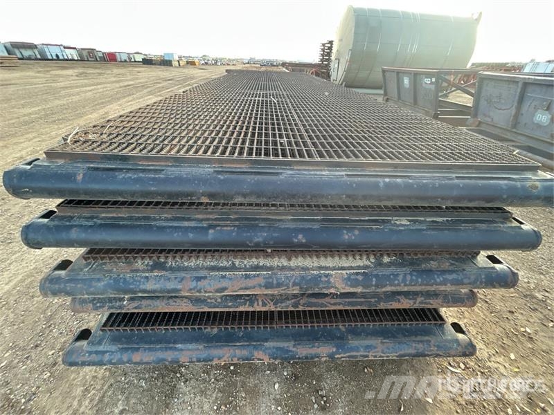 Quantity of (6) 7 ft x 20 ft Steel Rig Mats Accessoires et pièces pour foreuse