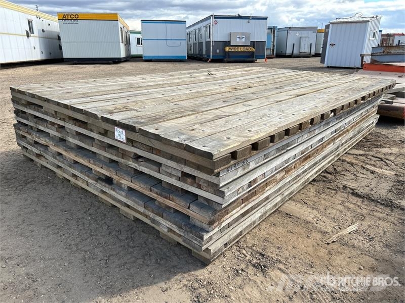  Quantity of (6) 8 ft x 12 ft Wood Access Mats ملحقات وقطع غيار معدات الحفر