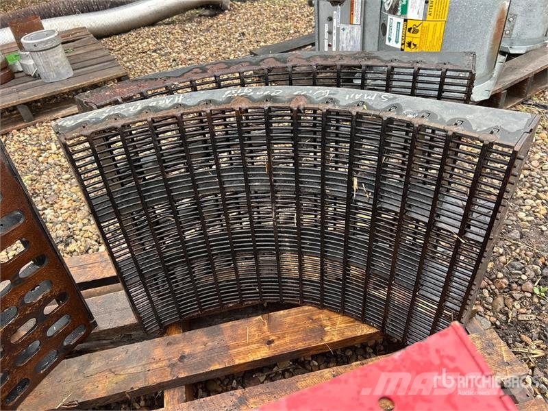 Quantity of (6) Combine Concave - Fits Case IH Mähdrescher