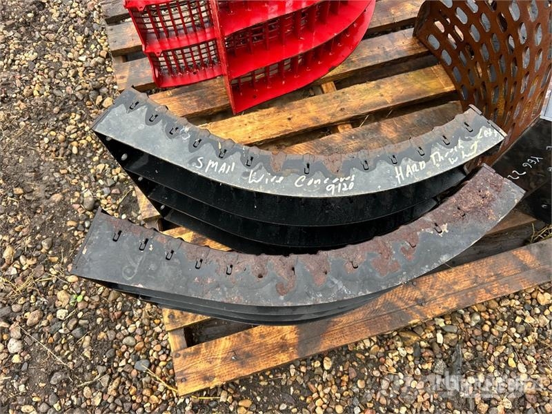 Quantity of (6) Combine Concave - Fits Case IH Mähdrescher
