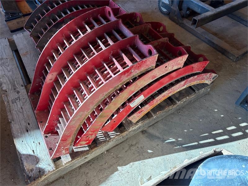  Quantity of (6) Combine Concave حصادات