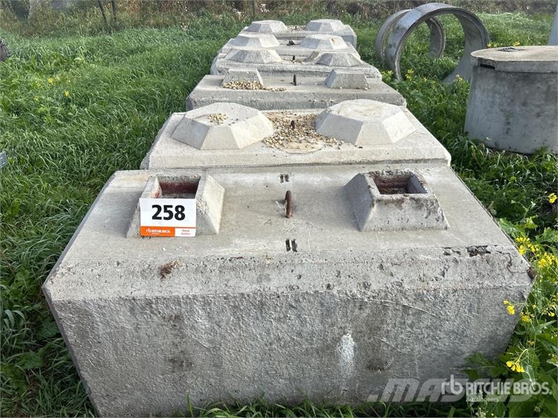 Quantity of (6) Heavy Duty Concrete Blocks Ďalšie komponenty