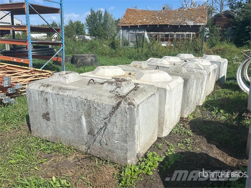 Quantity of (6) Heavy Duty Concrete Blocks Drugi deli