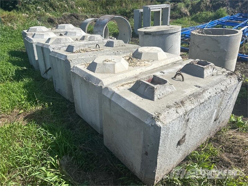 Quantity of (6) Heavy Duty Concrete Blocks Drugi deli